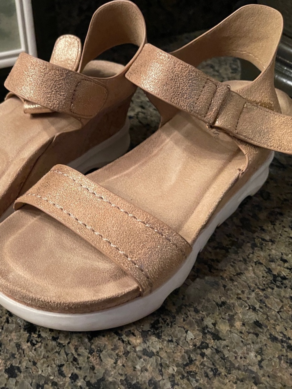 Pierre Dumas Hit 1 Wedge Sandal Size 9